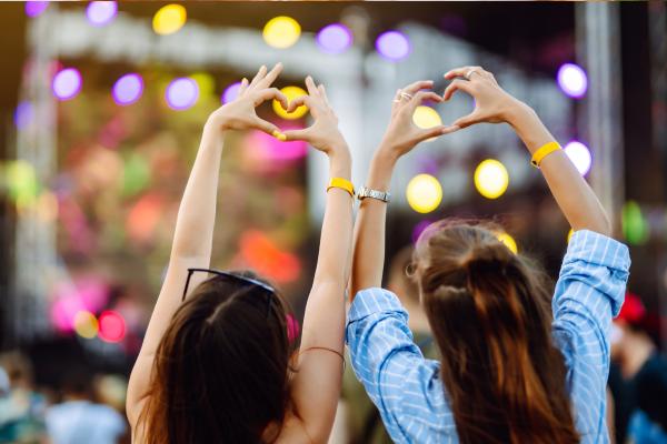 What is a parasocial relationship, causes and duration